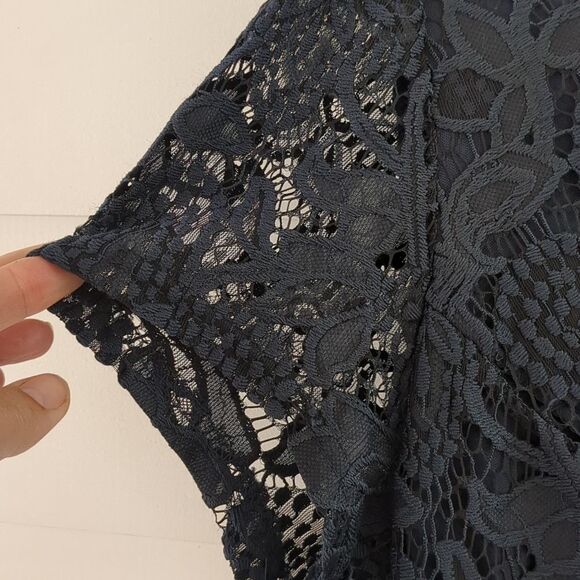 Sharagano Navy Fitted Sheath Cap Sleeve Lace Dress Scalloped Hem Size 8 - Picture 5 of 11